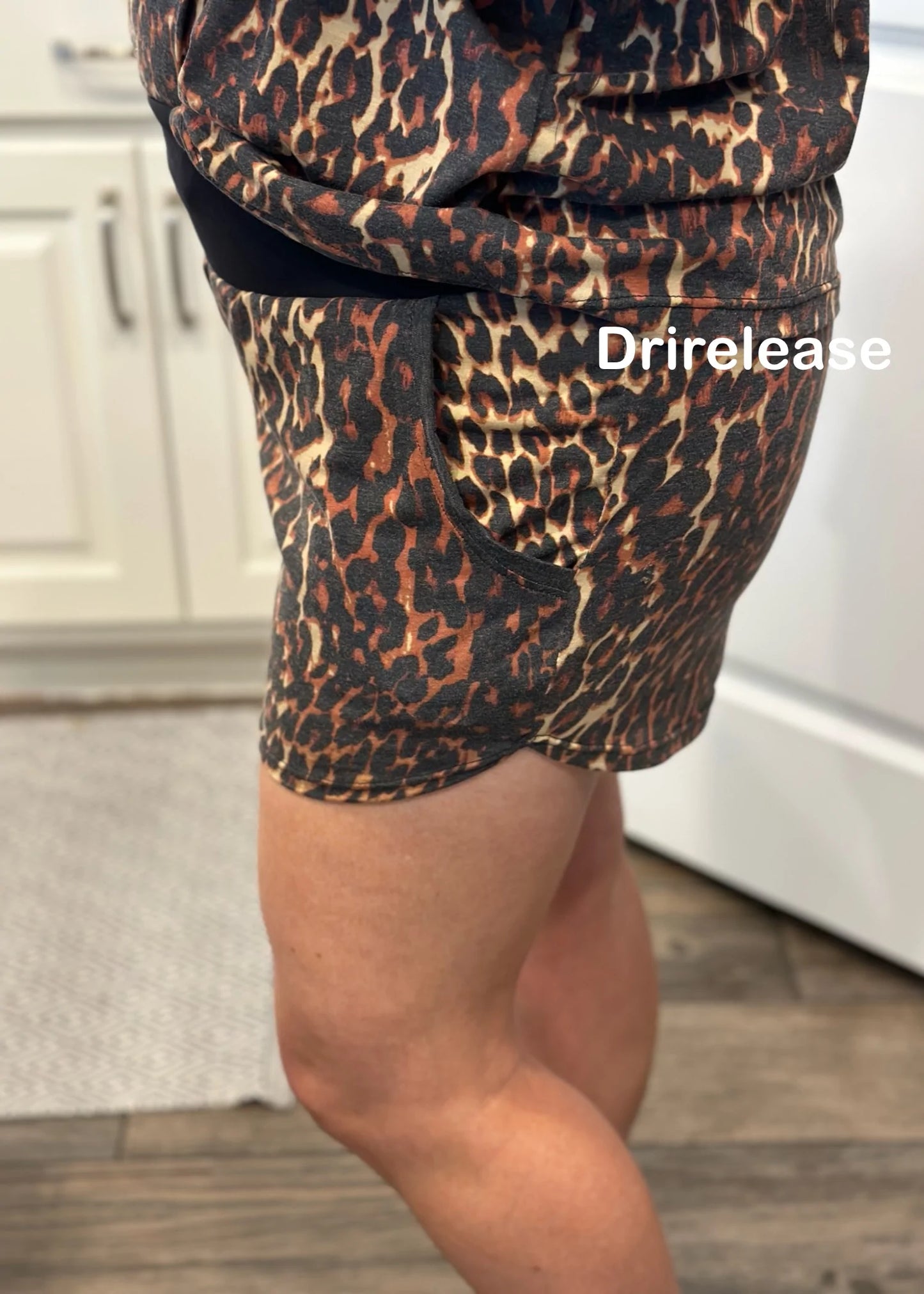Jersey Knit: Falling Leopard Border 1.5 Yard Panel